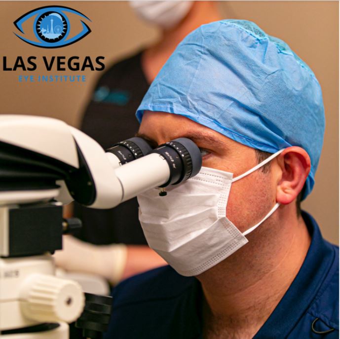 Dr. Swanic Performing LASIK at Las Vegas Eye Institute