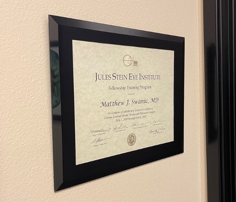 Dr. Swanic completed his Cornea and Refractive fellowship at UCLA Jules Stein Eye Institute.
